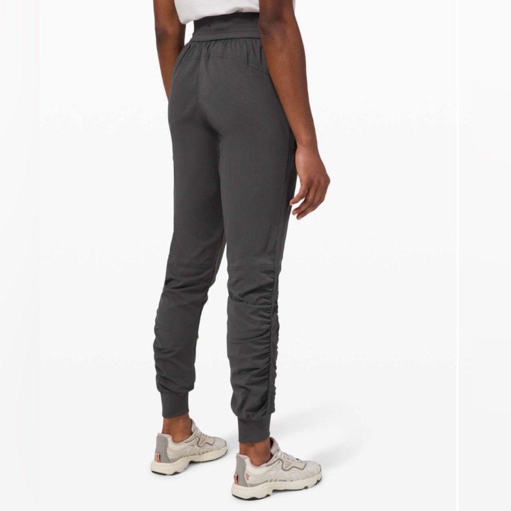 🌸USED Lululemon Beyond the Studio of Jogger.IN EXCELLENT CONDITION-Graphite Grey